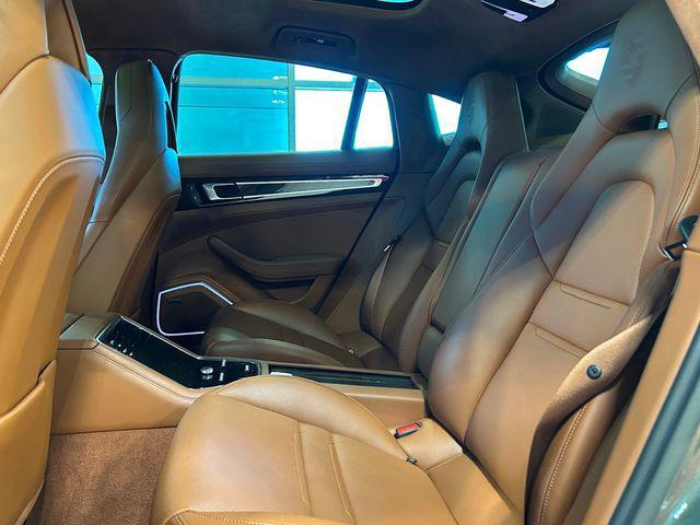 Photo of 2023 Aventurine Green Metallic Porsche Panamera