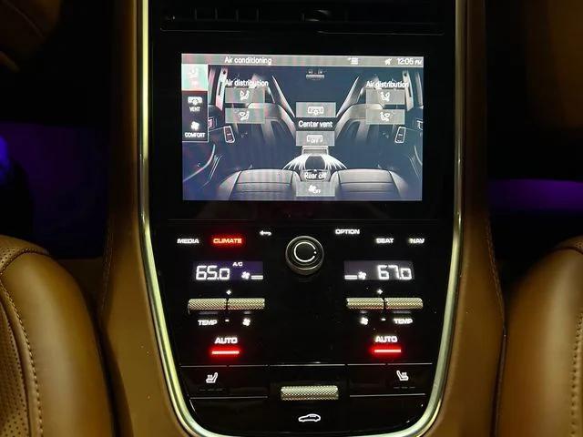Photo of 2023 Aventurine Green Metallic Porsche Panamera
