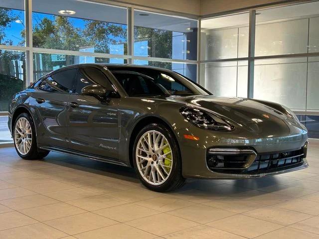 Photo of 2023 Aventurine Green Metallic Porsche Panamera