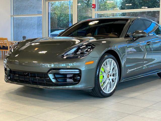 Photo of 2023 Aventurine Green Metallic Porsche Panamera