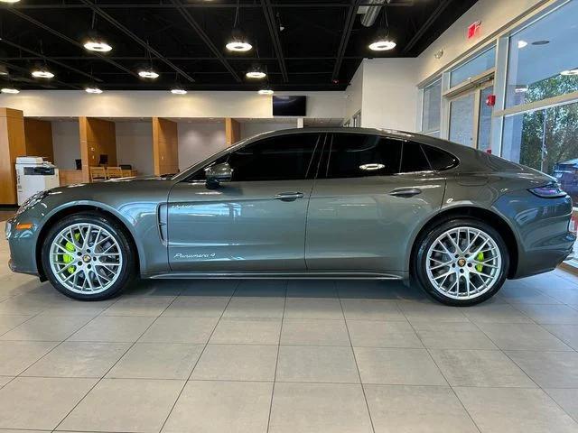 Photo of 2023 Aventurine Green Metallic Porsche Panamera