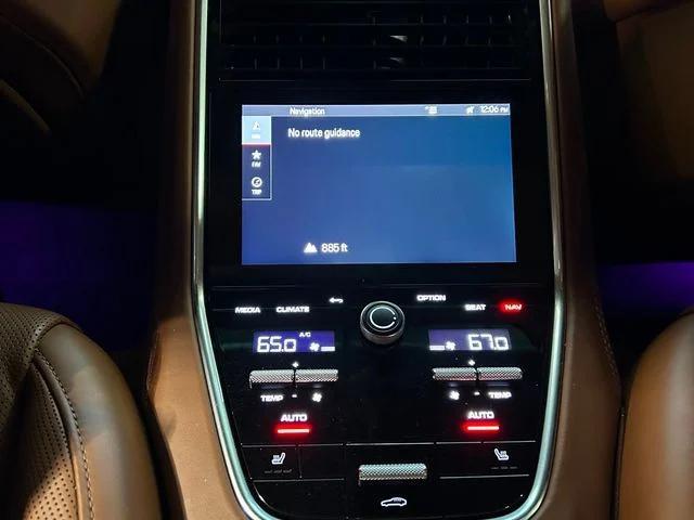 Photo of 2023 Aventurine Green Metallic Porsche Panamera