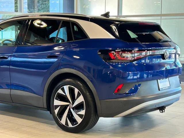 Photo of 2021 Dusk Blue Metallic/Black Roof Volkswagen ID.4