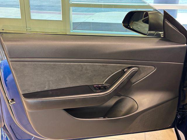 Photo of 2019 Deep Blue Metallic Tesla Model 3