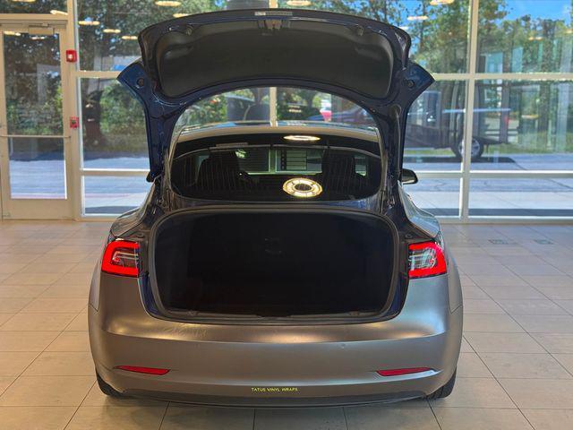 Photo of 2019 Deep Blue Metallic Tesla Model 3