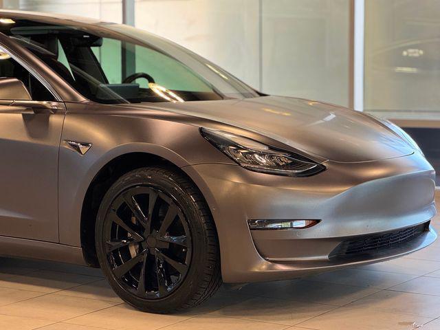 Photo of 2019 Deep Blue Metallic Tesla Model 3