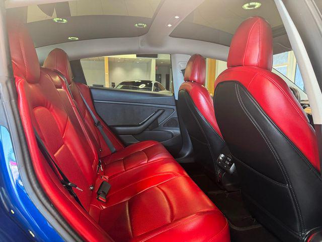 Photo of 2019 Deep Blue Metallic Tesla Model 3