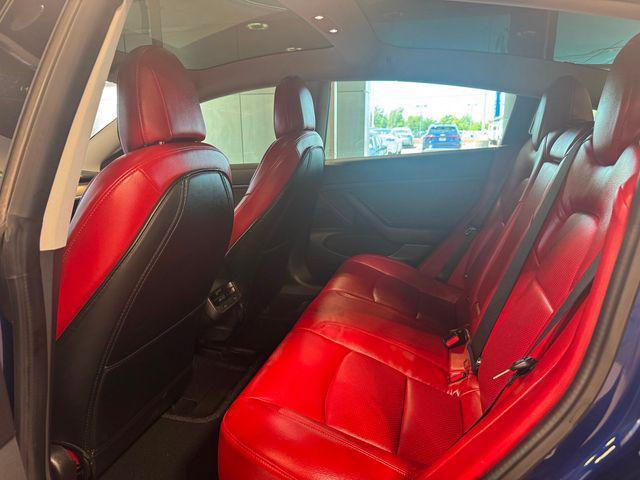 Photo of 2019 Deep Blue Metallic Tesla Model 3