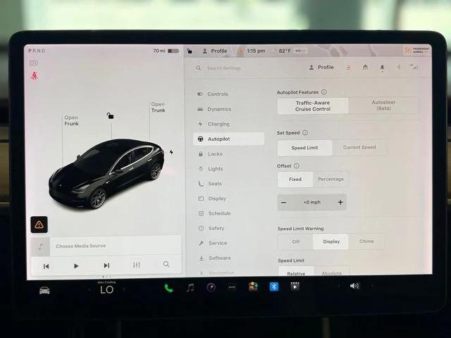 Photo of 2019 Solid Black Tesla Model 3
