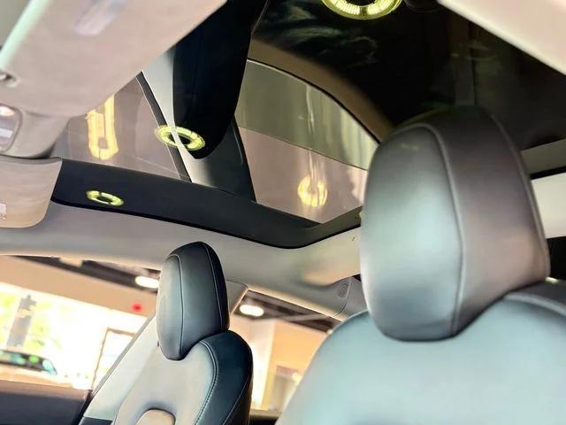 Photo of 2019 Solid Black Tesla Model 3