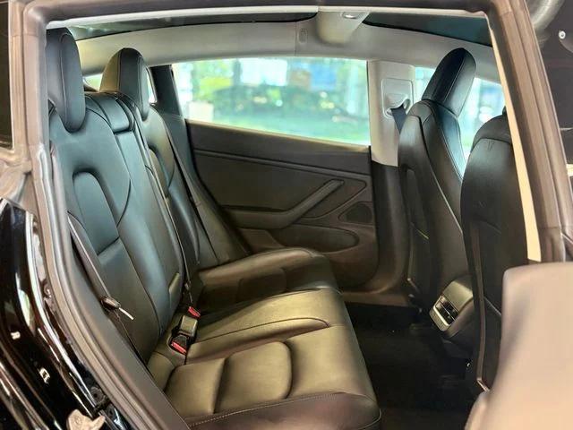 Photo of 2019 Solid Black Tesla Model 3