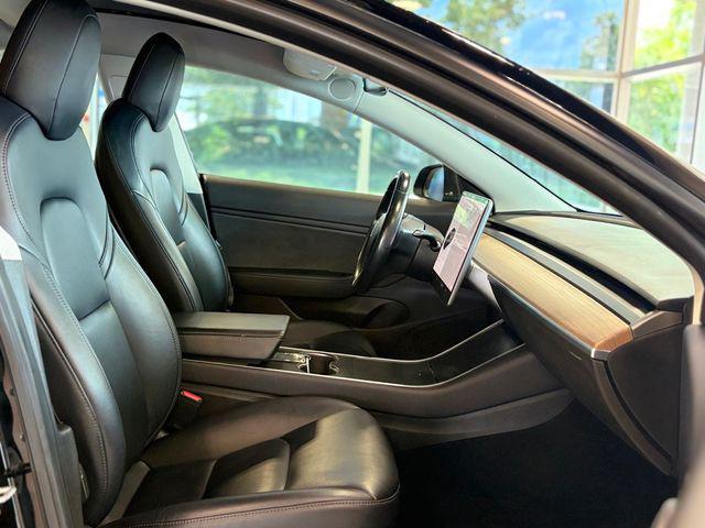 Photo of 2019 Solid Black Tesla Model 3