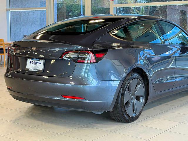 Photo of 2021 Midnight Silver Metallic Tesla Model 3