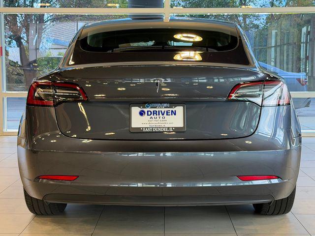 Photo of 2021 Midnight Silver Metallic Tesla Model 3