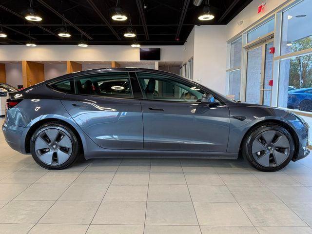 Photo of 2021 Midnight Silver Metallic Tesla Model 3