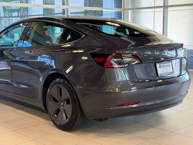 Photo of 2021 Midnight Silver Metallic Tesla Model 3