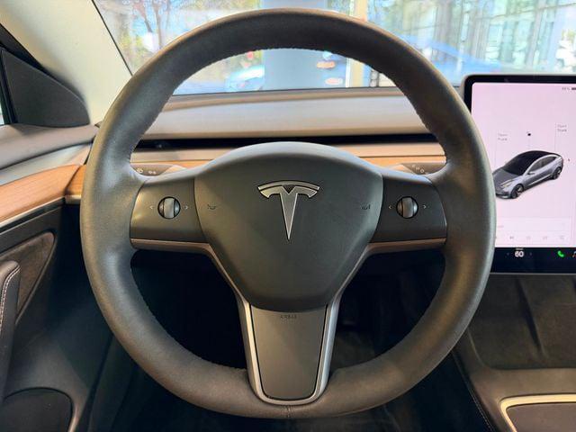 Photo of 2021 Midnight Silver Metallic Tesla Model 3