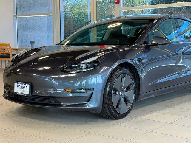 Photo of 2021 Midnight Silver Metallic Tesla Model 3