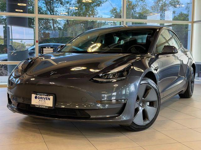 Photo of 2021 Midnight Silver Metallic Tesla Model 3