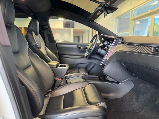Photo of 2021 Pearl White Multi-Coat Tesla Model X