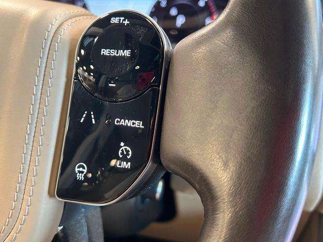 Photo of 2018 Byron Blue Metallic Land Rover Range Rover
