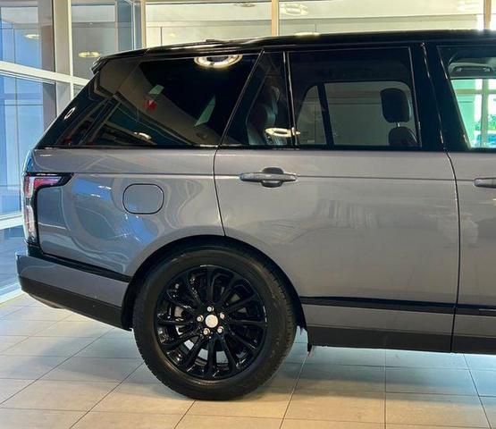 Photo of 2018 Byron Blue Metallic Land Rover Range Rover