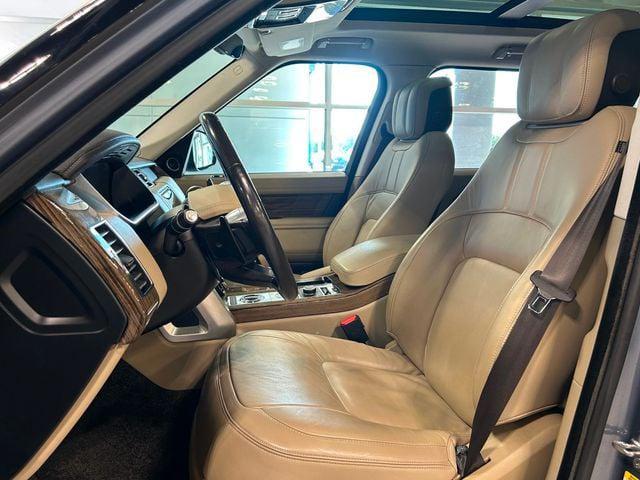 Photo of 2018 Byron Blue Metallic Land Rover Range Rover