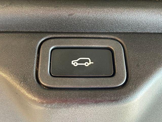 Photo of 2018 Byron Blue Metallic Land Rover Range Rover
