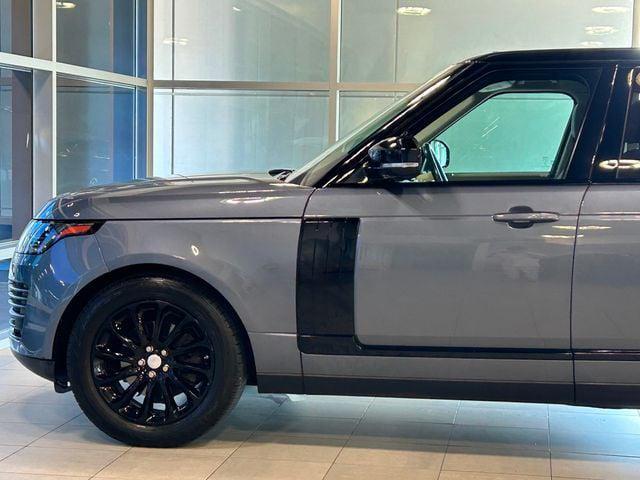 Photo of 2018 Byron Blue Metallic Land Rover Range Rover