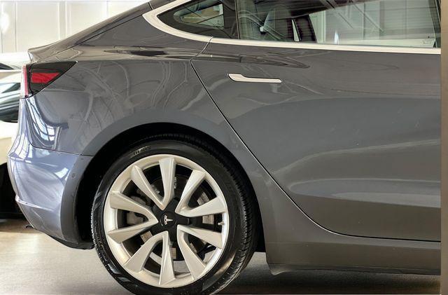 Photo of 2020 Midnight Silver Metallic Tesla Model 3