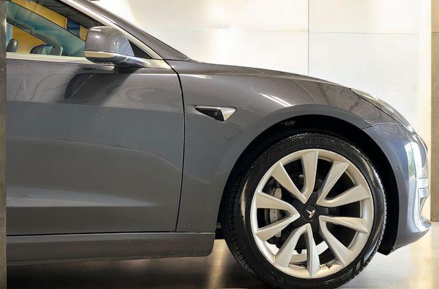 Photo of 2020 Midnight Silver Metallic Tesla Model 3