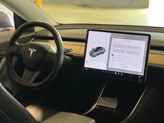 Photo of 2020 Midnight Silver Metallic Tesla Model 3