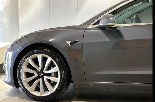 Photo of 2020 Midnight Silver Metallic Tesla Model 3