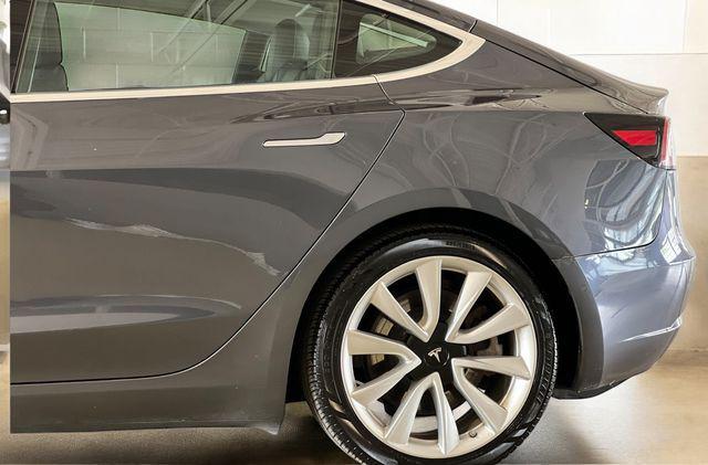 Photo of 2020 Midnight Silver Metallic Tesla Model 3