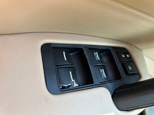 Photo of 2013 Crystal Black Pearl Acura TL
