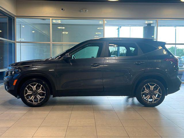 Photo of 2022 Gravity Gray Kia Seltos
