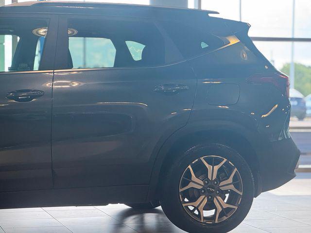 Photo of 2022 Gravity Gray Kia Seltos