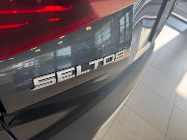 Photo of 2022 Gravity Gray Kia Seltos