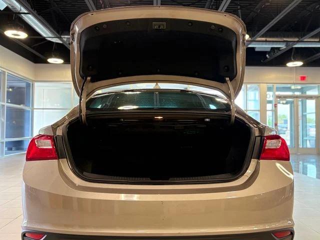 Photo of 2023 Mineral Gray Metallic Chevrolet Malibu
