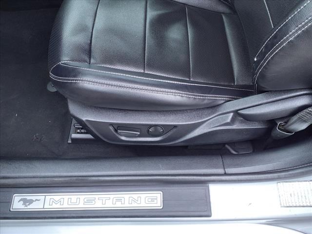 Photo of 2022 Silver Ford Mustang