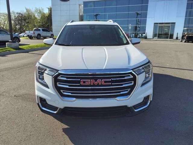 Photo of 2023 White GMC Terrain