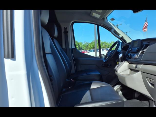 Photo of 2025 Oxford White Ford Transit-250
