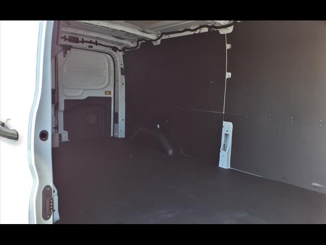 Photo of 2025 Oxford White Ford Transit-250