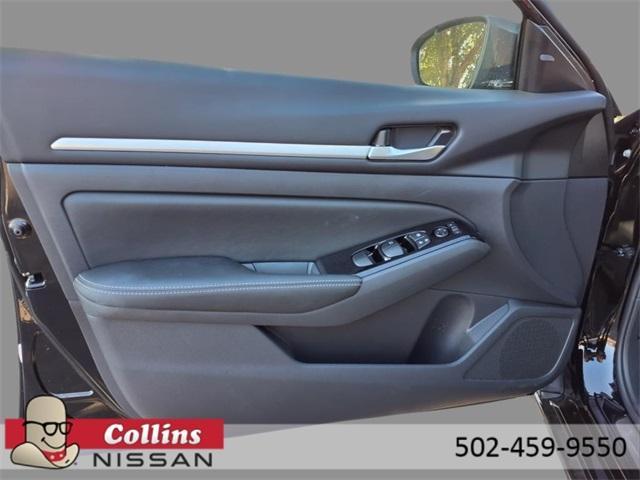 Photo of 2025 Black Nissan Altima