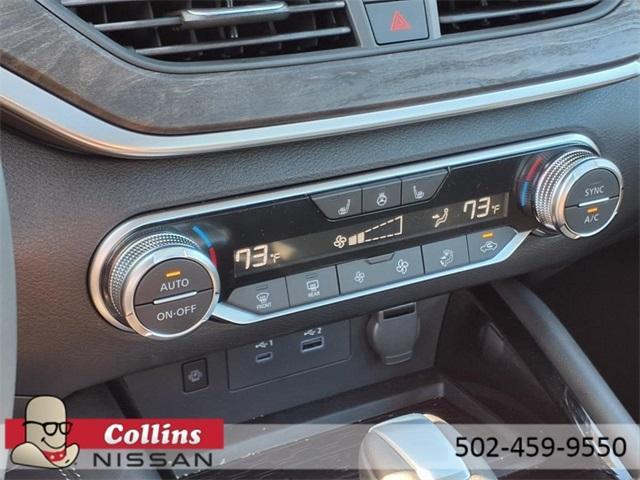Photo of 2025 Black Nissan Altima
