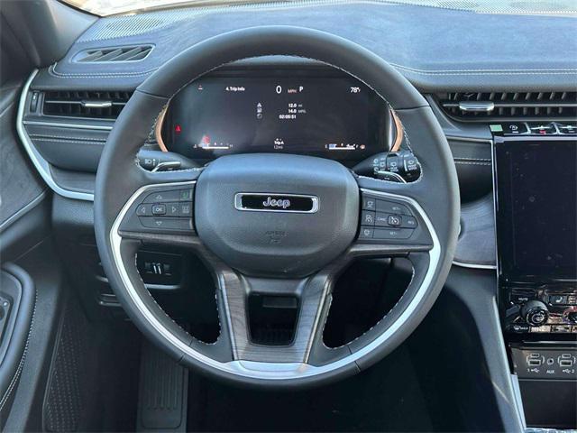 Photo of 2025 Silver Zynith Jeep Grand Cherokee L