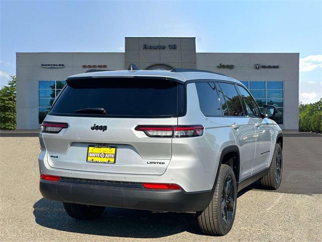 Photo of 2025 Silver Zynith Jeep Grand Cherokee L