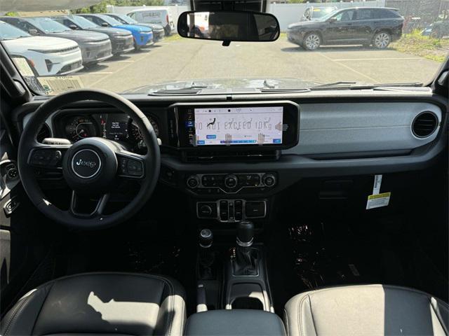 Photo of 2025 Granite Crystal Metallic Clearcoat Jeep Wrangler