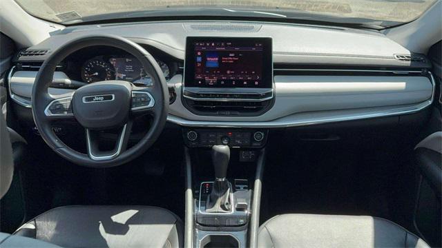 Photo of 2022 Granite Crystal Metallic Clearcoat Jeep Compass