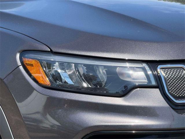 Photo of 2022 Granite Crystal Metallic Clearcoat Jeep Compass